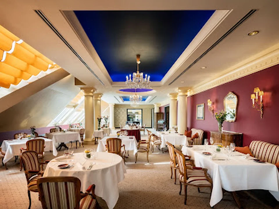 1870 - Restaurant Terrace Lounge