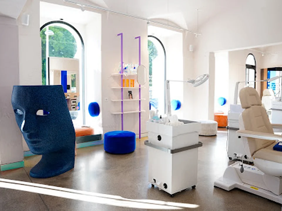 AFACIAL SKINBAR - Kosmetikstudio Wien für Hydrafacial & Microneedling