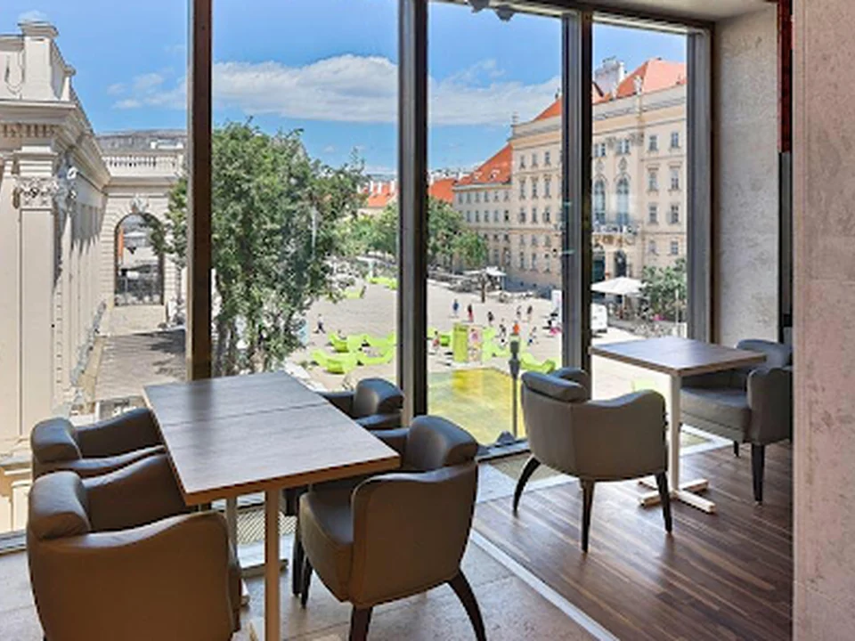 Café Leopold