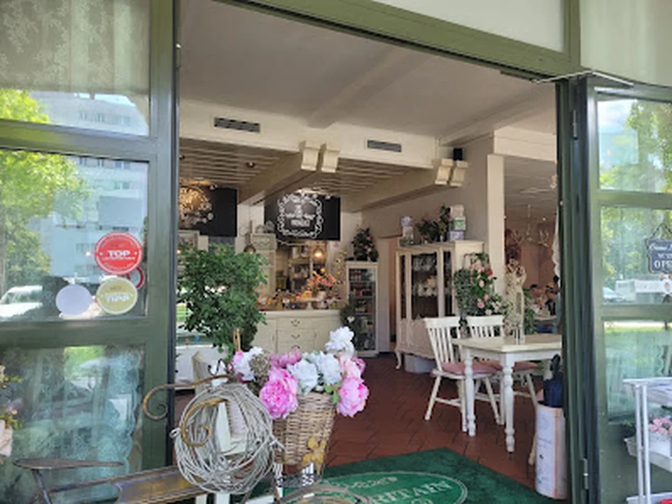 Cafe Little Britain