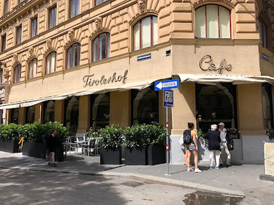 Cafe Tirolerhof - air conditioned