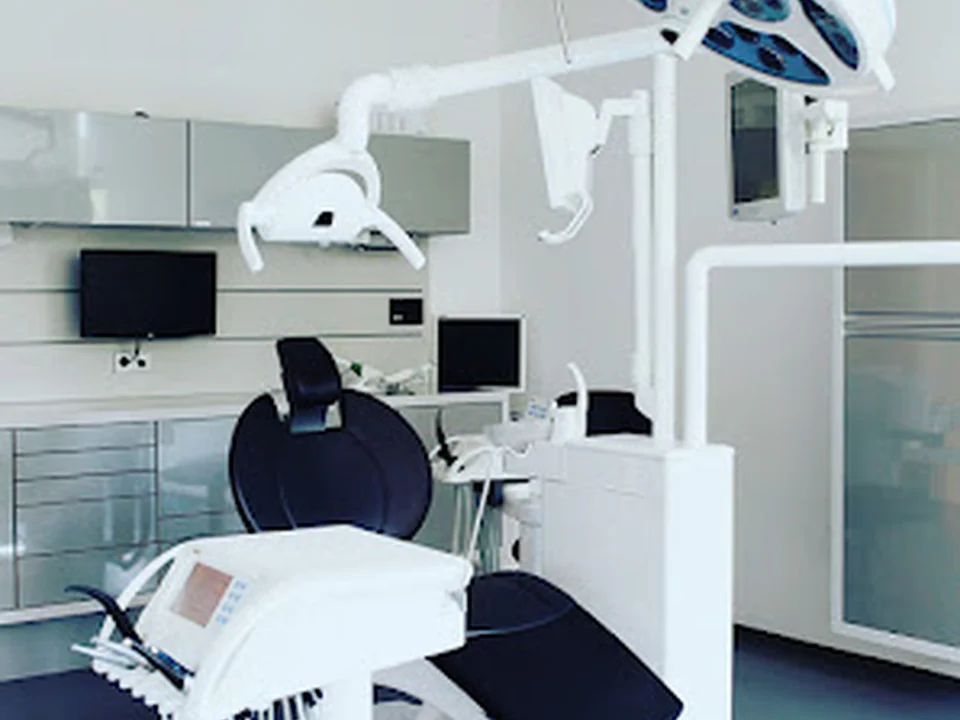 Dentist Dr. med. dent. Miona Jovanovic