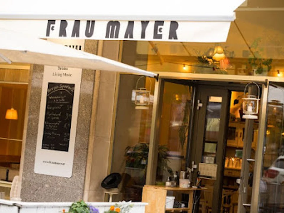 Frau Mayer
