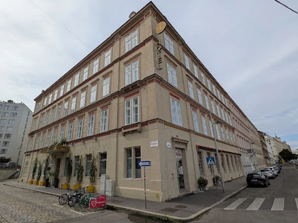 HiLight Suites Hotel