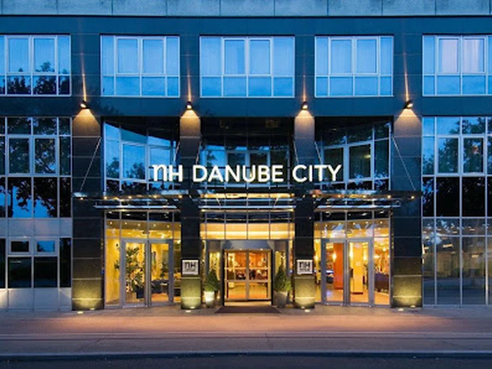 Hotel NH Danube City