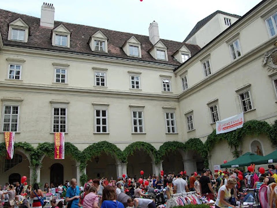 Kinderflohmarkt im Erzbischöflichen Palais
