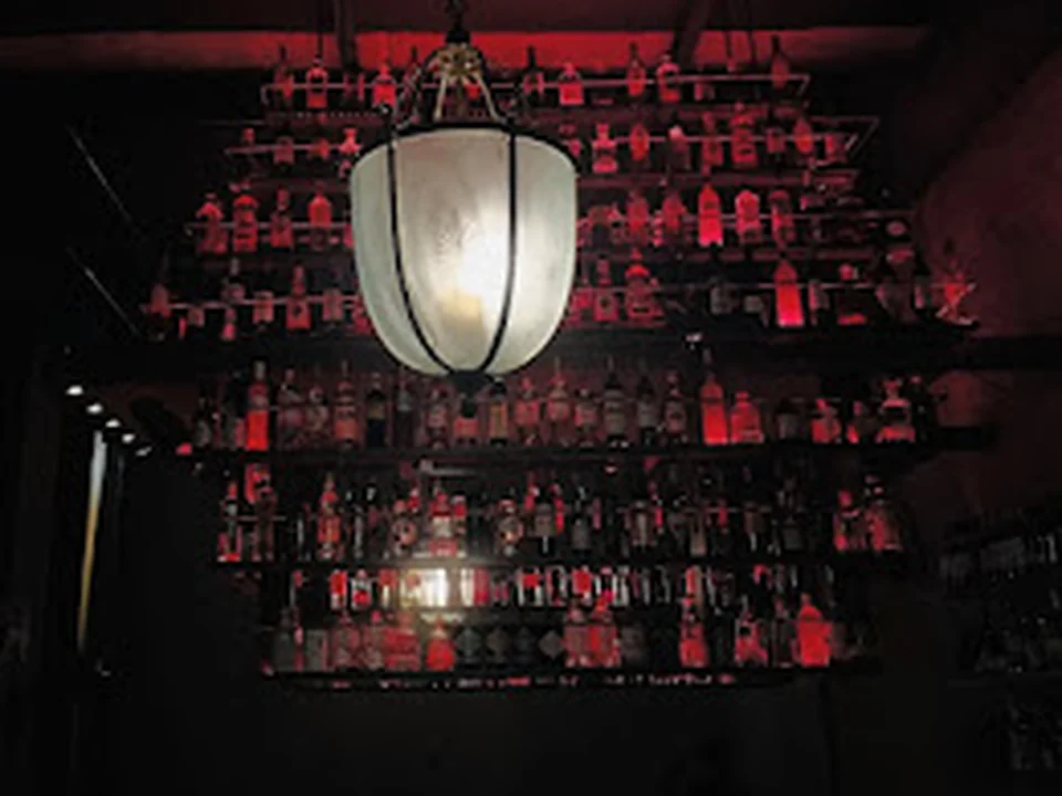 Luster Cocktail Bar