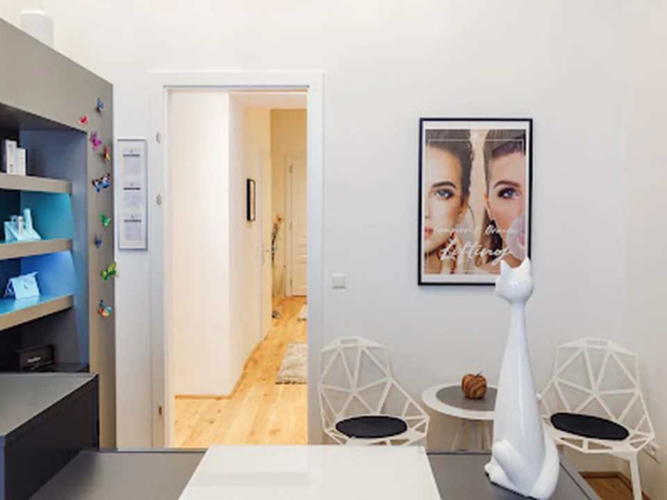 LuxusLashes Lounge Vienna 1 - Eyelash extensions