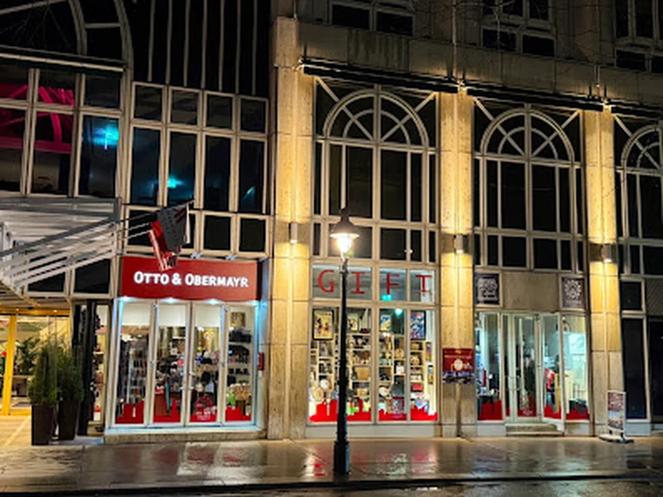 O&O Vienna Souvenirs/Gift Shop