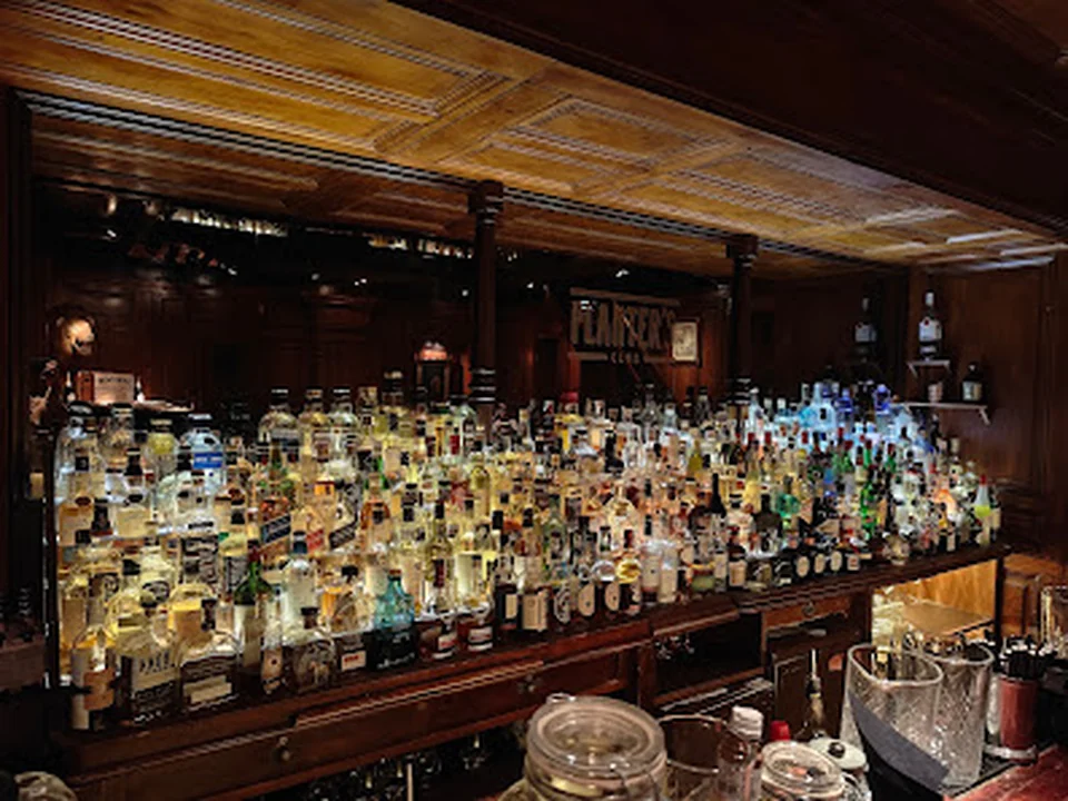Planter’s Club Bar