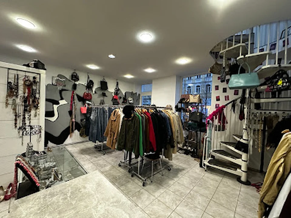 Re.Finest Vintage & Thrift Store