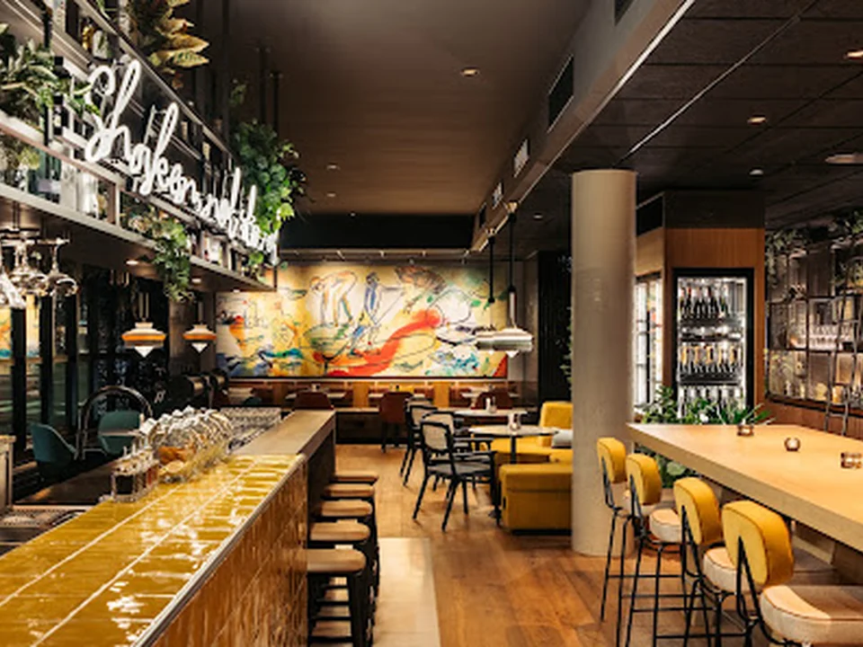 Seven Botanicals Bar & Kitchen