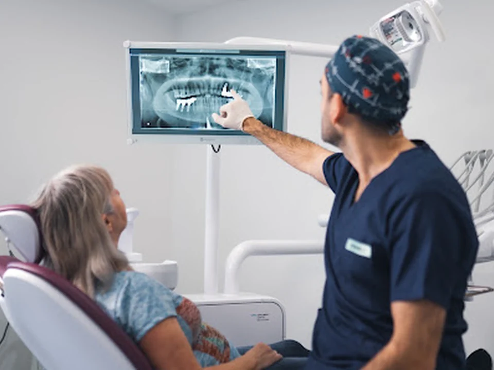 Smile4u - Zahnarzt & Implantologe 1220 Wien Dr. Haimov