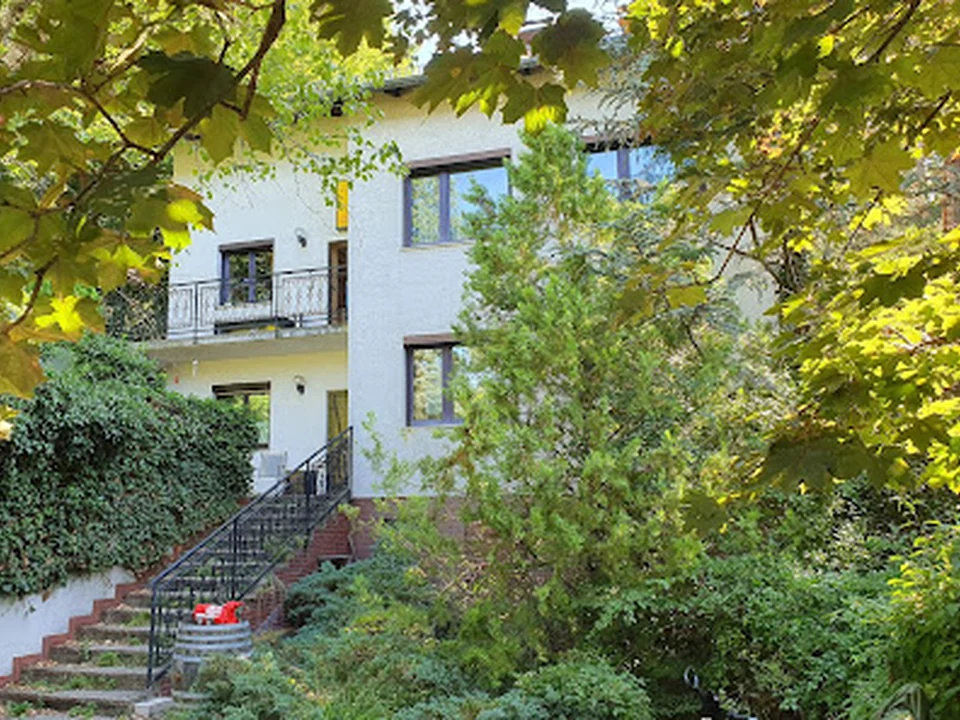 Suburb Hostel