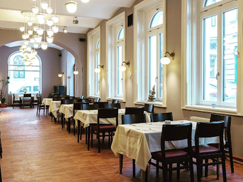 Taj - Indian Restaurant & Bar