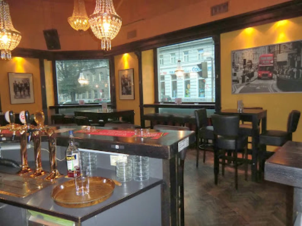 THE LIZARD Pub & Billiards
