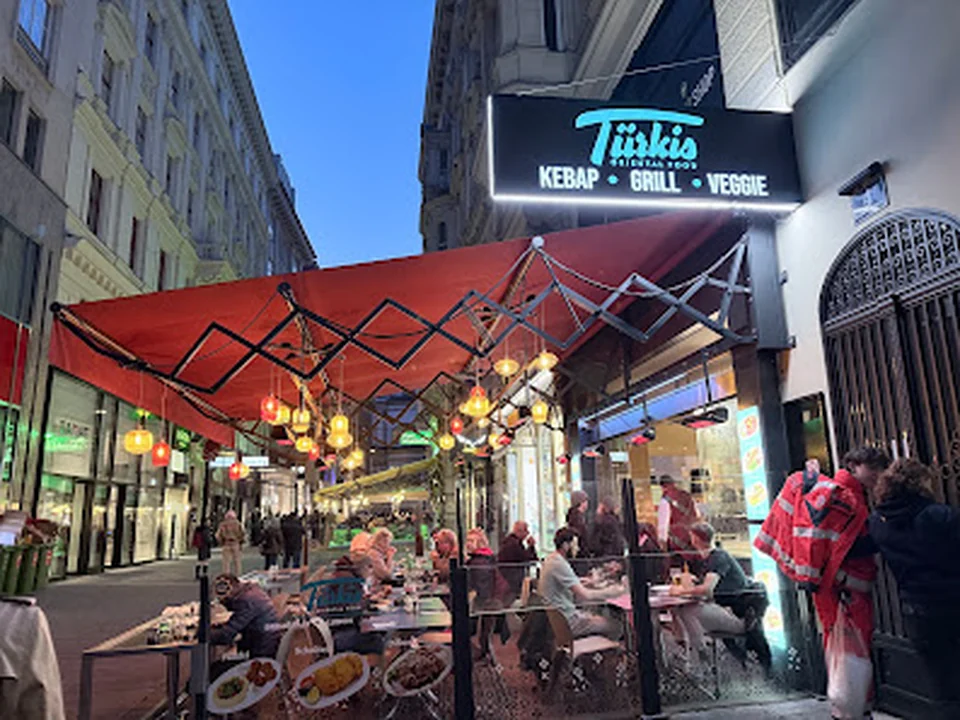 Türkis Express Vienna Center