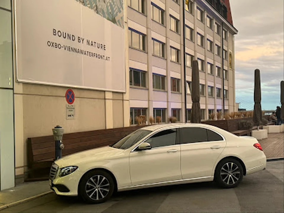 Vienna Airport (VIE) Taxi & Transfers - VIEtaxi.at