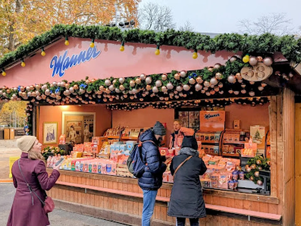 Vienna Christmas Market walking