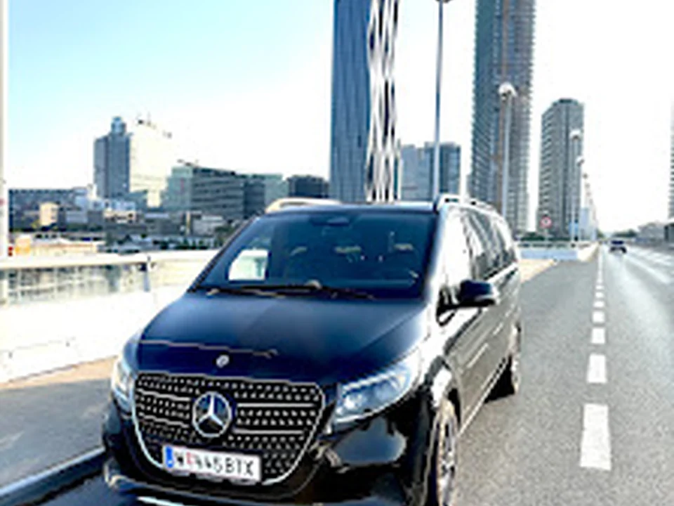 Vienna Day Trip | Private Chauffeur & Limousines | Airport Transfers