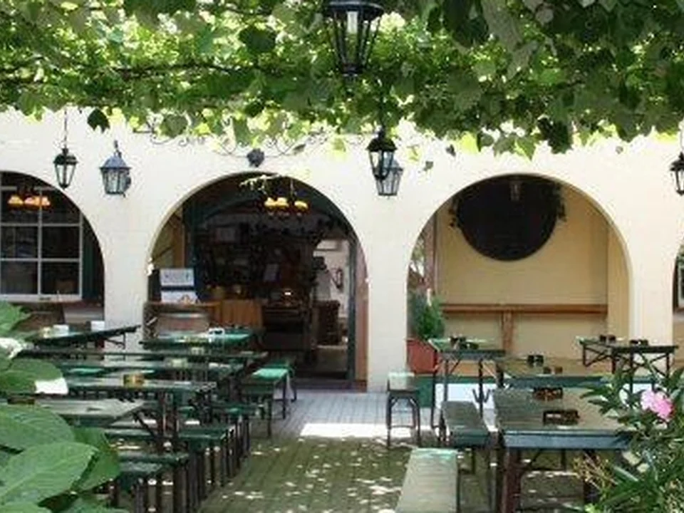 Weinbau & Heuriger Weindorfer