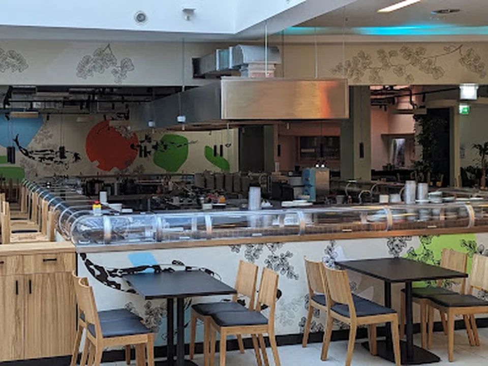 YUZU Running Sushi im Auhof Center