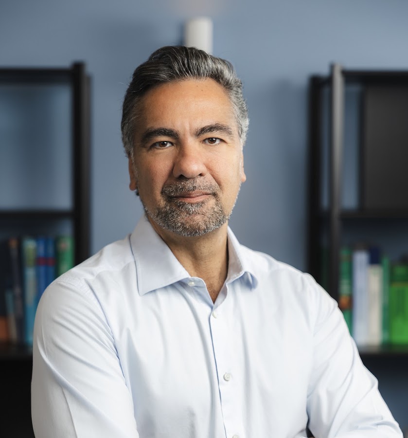 Dr. Renato Seyrafi, Vienna