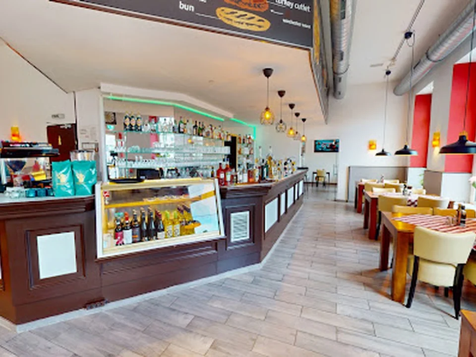 Pizzeria Ossi, Vienna