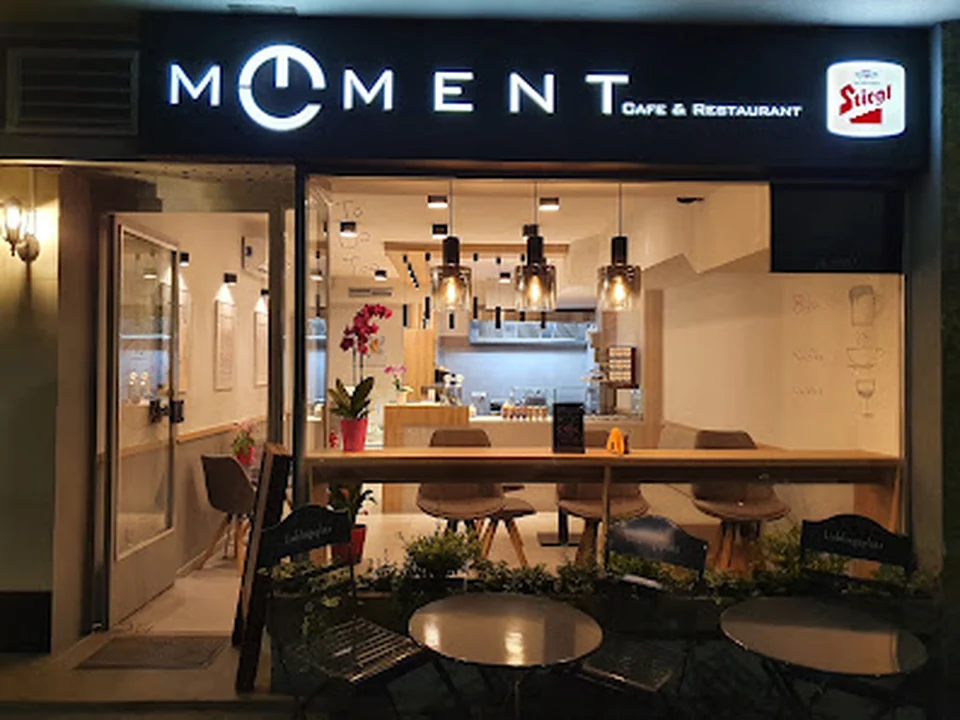 Moment Cafe and Restaurant, Vienna
