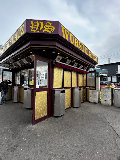 Würstelstand am Südtiroler Platz